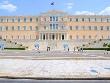 Η πρώτη εμφάνιση του Κόμματος Ελευθέρων Ενωμένων Ελλήνων σε Διαμαρτυρία στο κέντρο της Αθήνας (βίντεο)